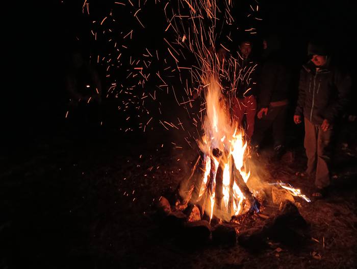 Lagerfeuer beim Bushcrafting