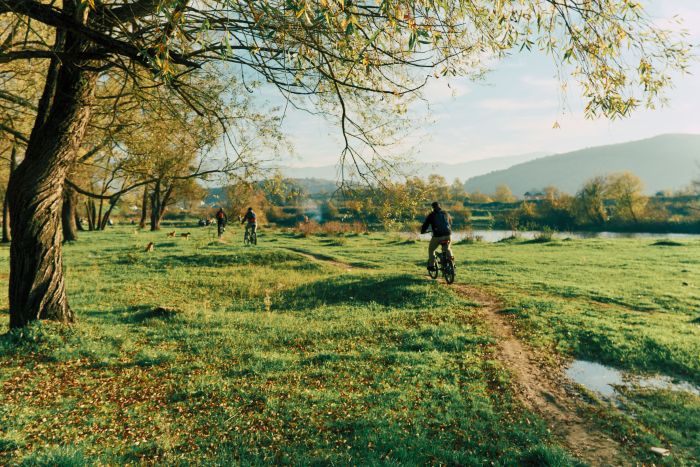 Radfahren am Fluss