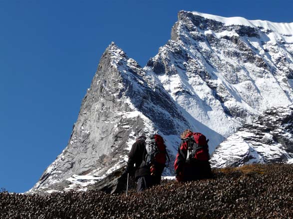 Thame-Kongde-Trek-1350