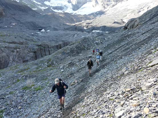Baerentrek-301-Gspaltenhornhuette-Oeschinensee