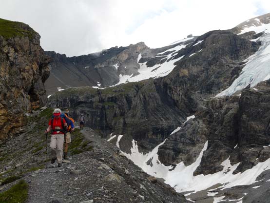 Baerentrek-350-Gspaltenhornhuette-Oeschinensee