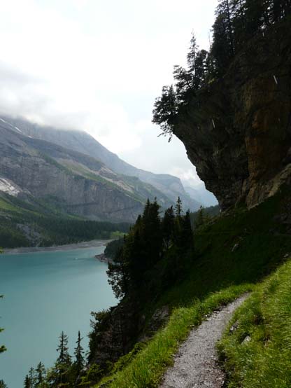 Baerentrek-380-Gspaltenhornhuette-Oeschinensee