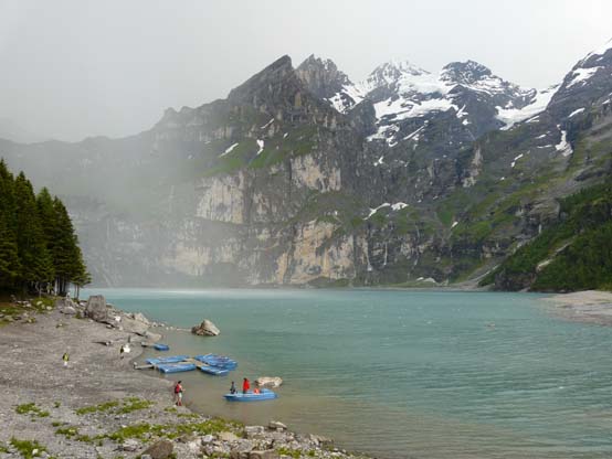 Baerentrek-390-Gspaltenhornhuette-Oeschinensee