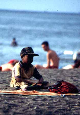58 Junge am Strand