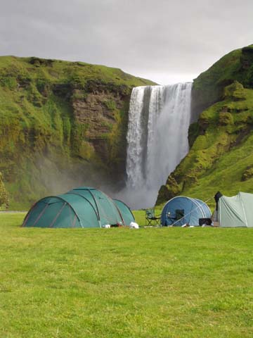 Zelte am Skogarfoss, Island