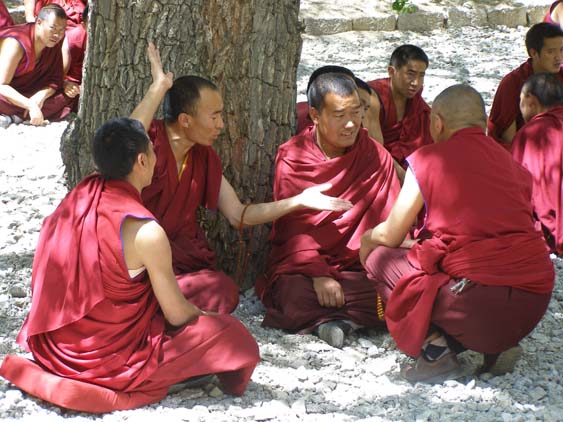 Disput im Sera-Kloster, Tibet
